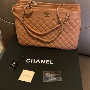 Meet your Posher, Latifa